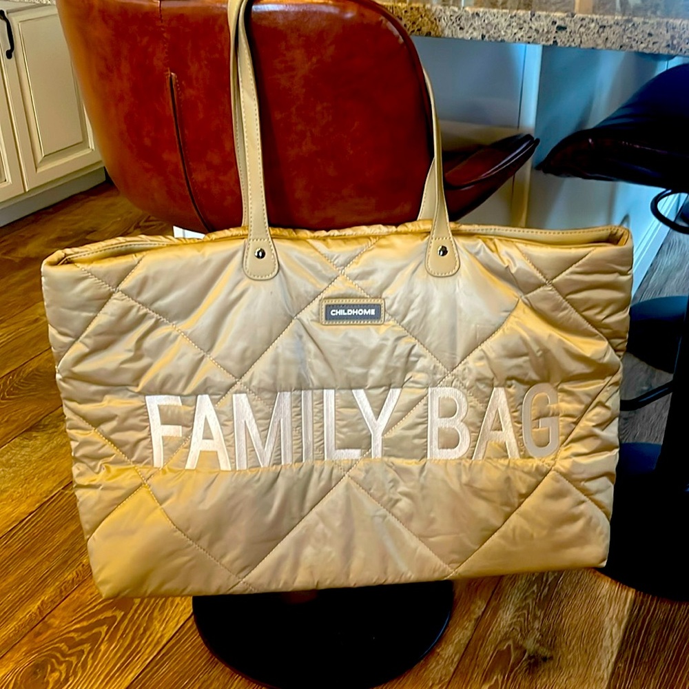 Perfect quilted bag for the fall. Childhome